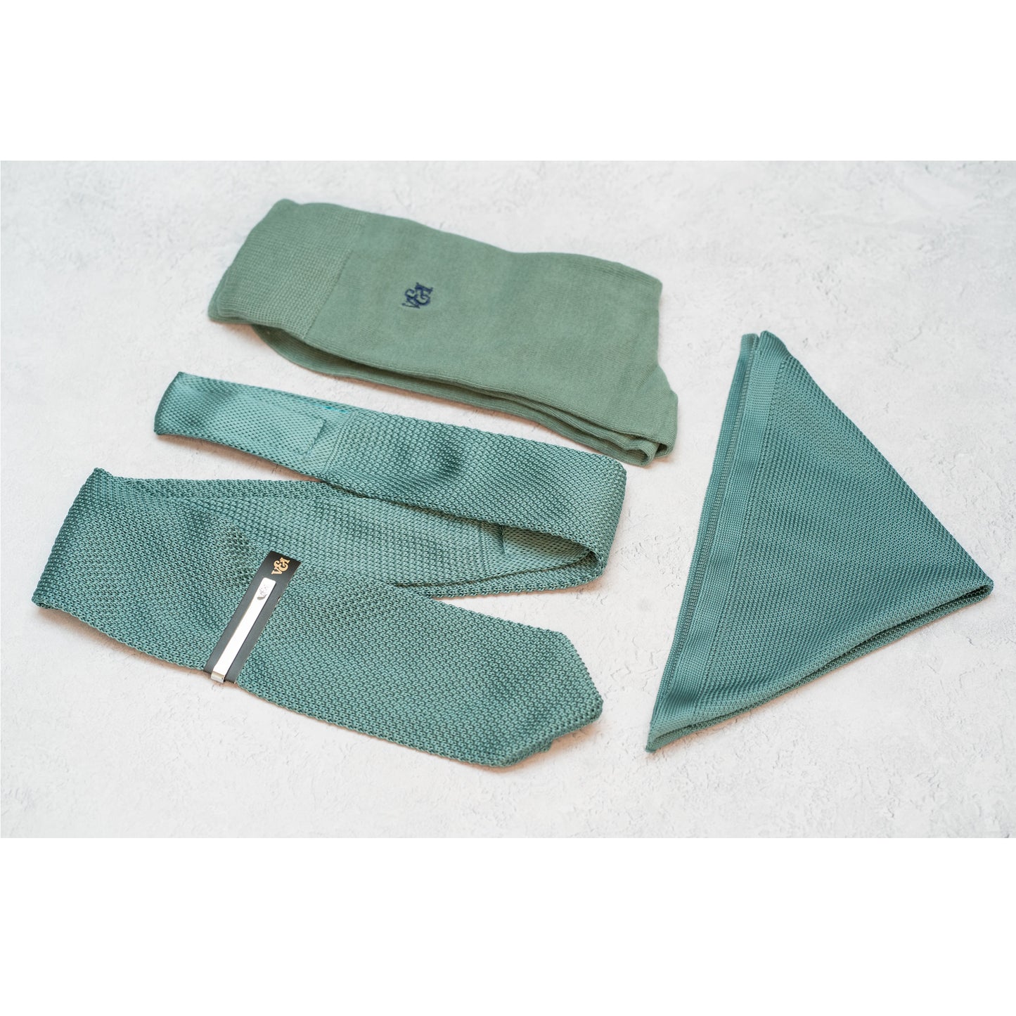 SAGE GREEN KNITTED TIE SET