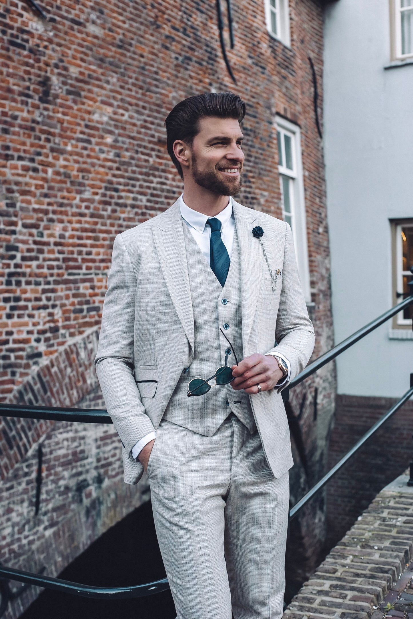 Caridi Beige Regular Check Three Piece Suit