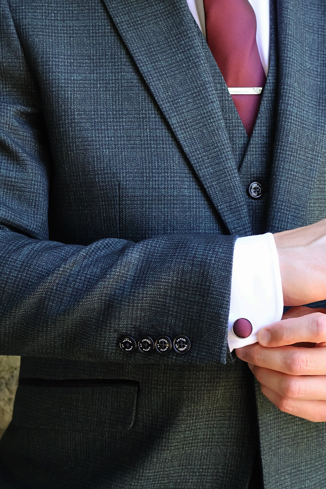 BURGUNDY RED TEXTURED TIE SET