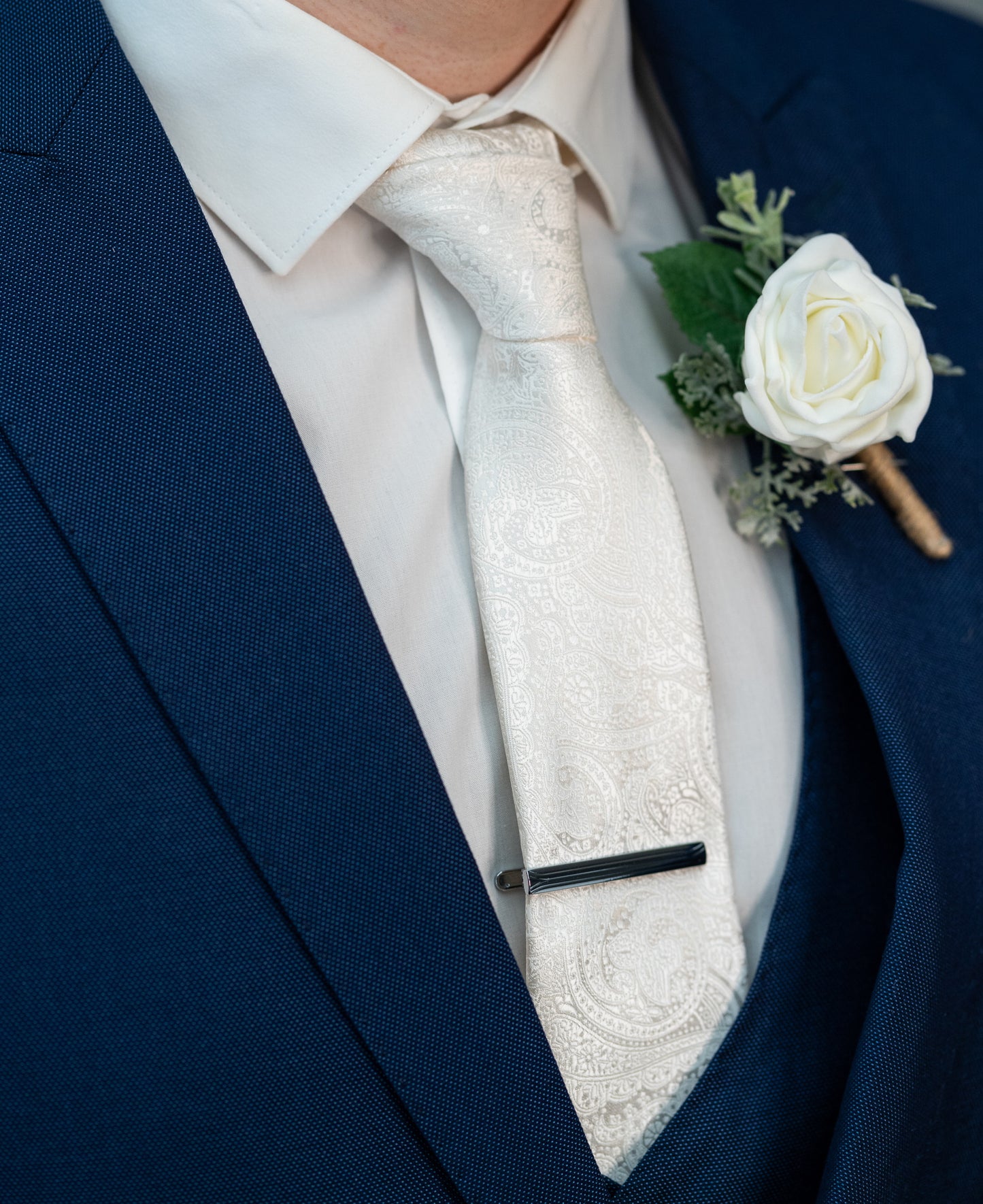 IVORY PAISLEY TIE SET