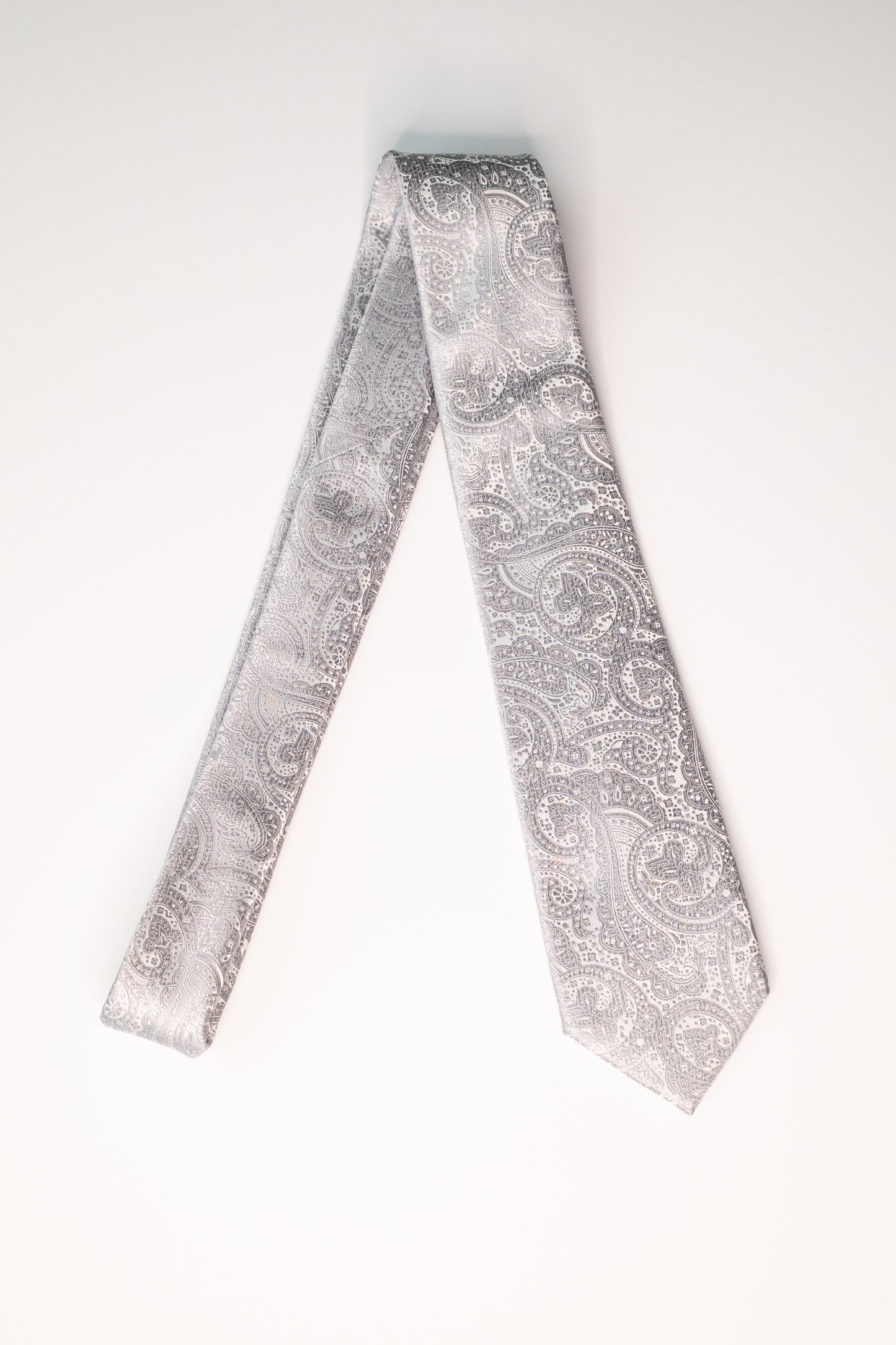 SILVER PAISLEY TIE SET