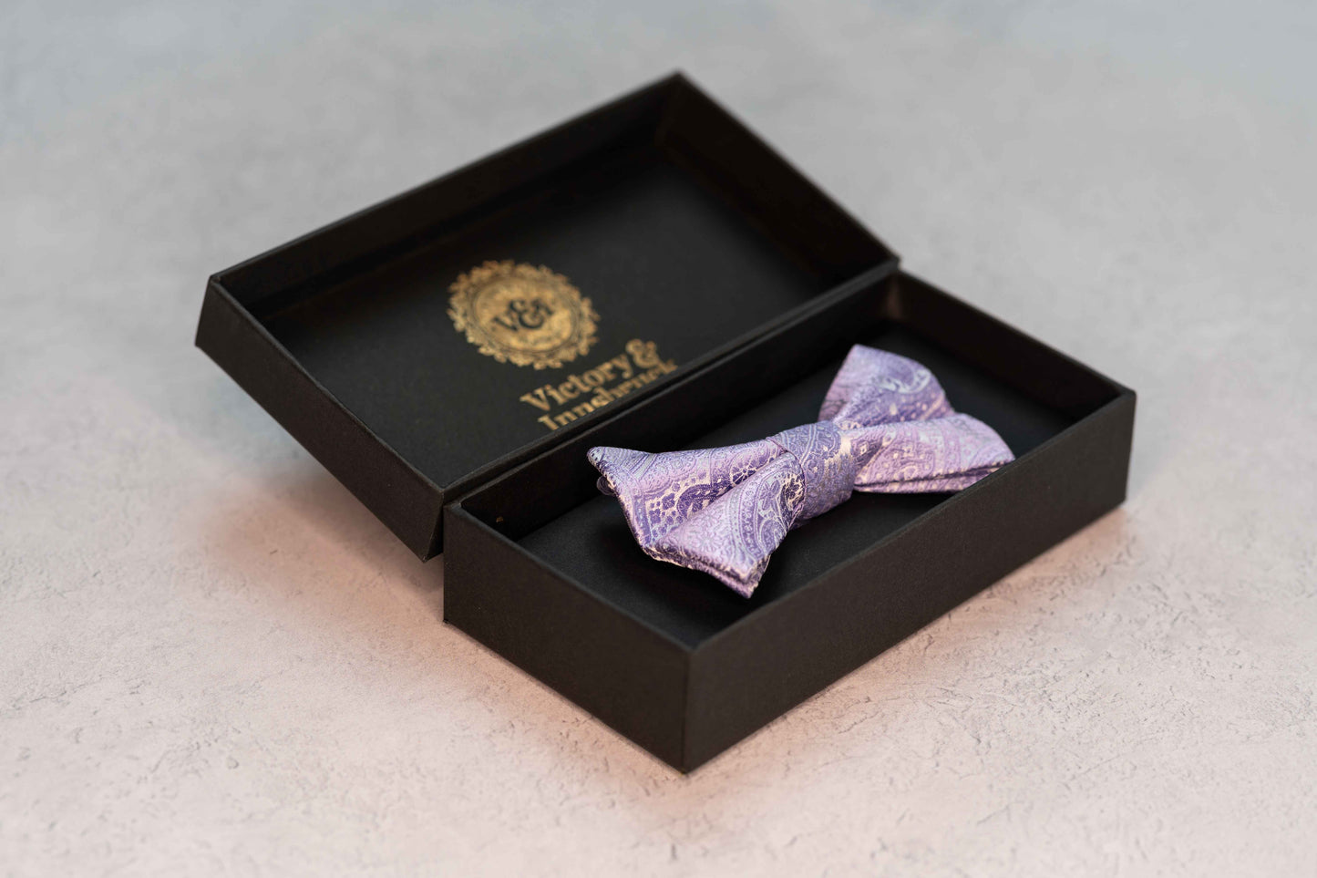 BOY'S LAVENDER PAISLEY BOW TIE