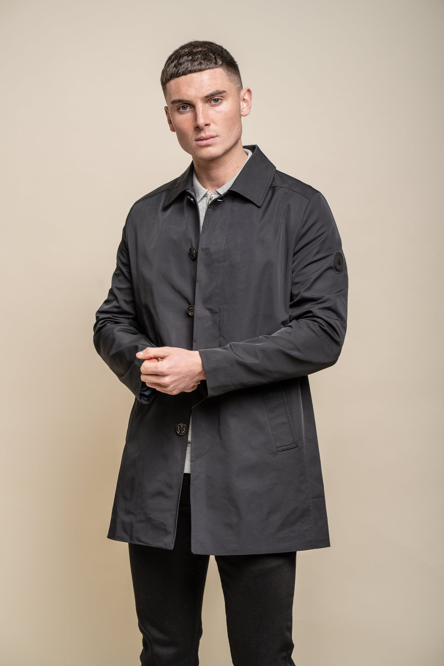 Barracuda Overcoat Black